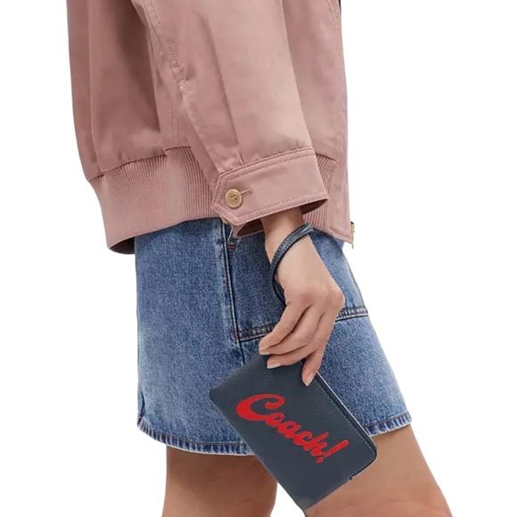 NWT Coach Corner Zip Wristlet With Coach Graphic - Picture 4 of 5